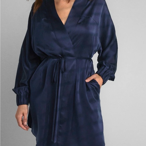 lunya Other - Lunya NWT Washable Silk Robe Deep Blue Medium $278 Retail